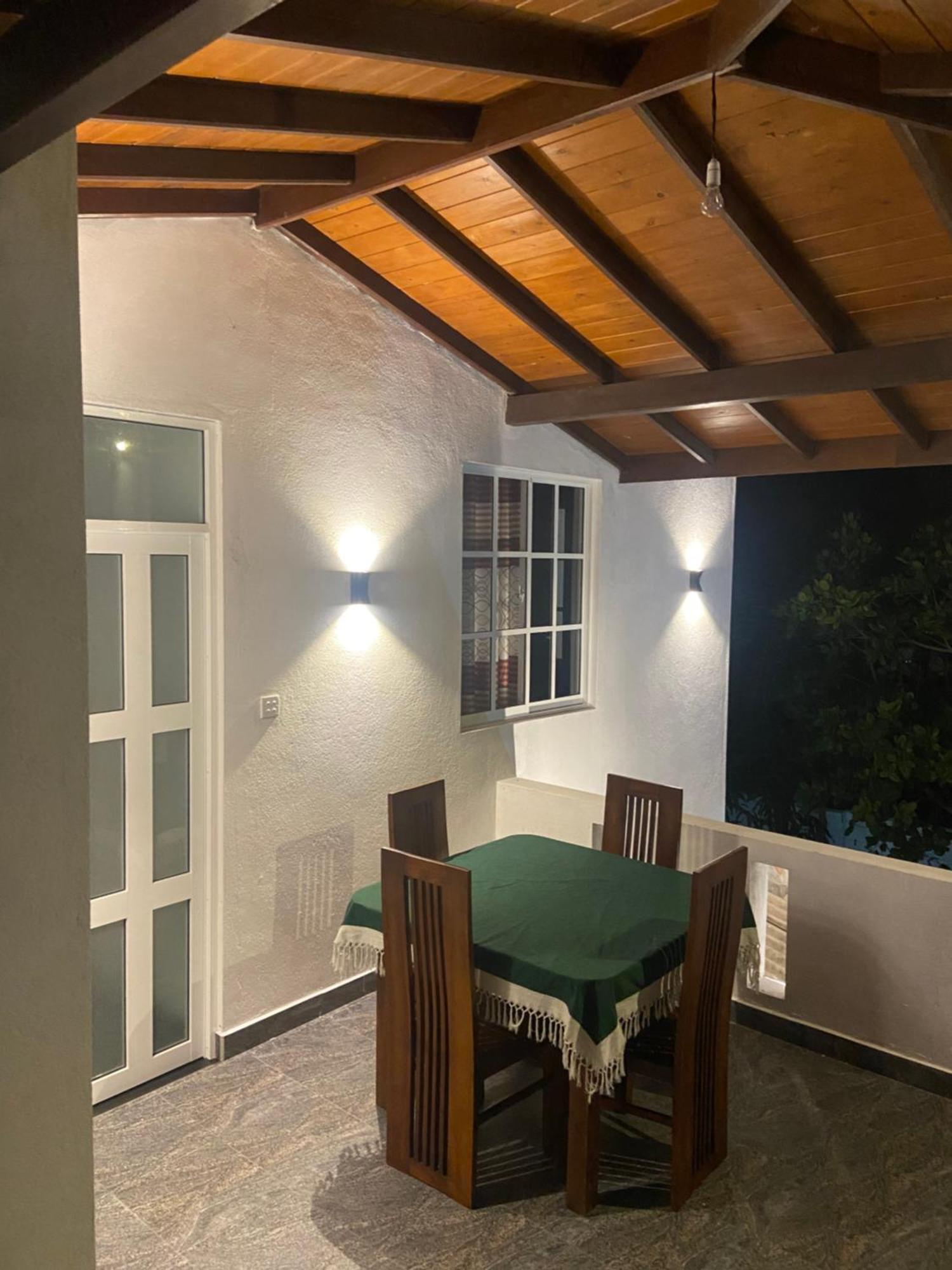 Mirissa Gold Rush Villa Εξωτερικό φωτογραφία